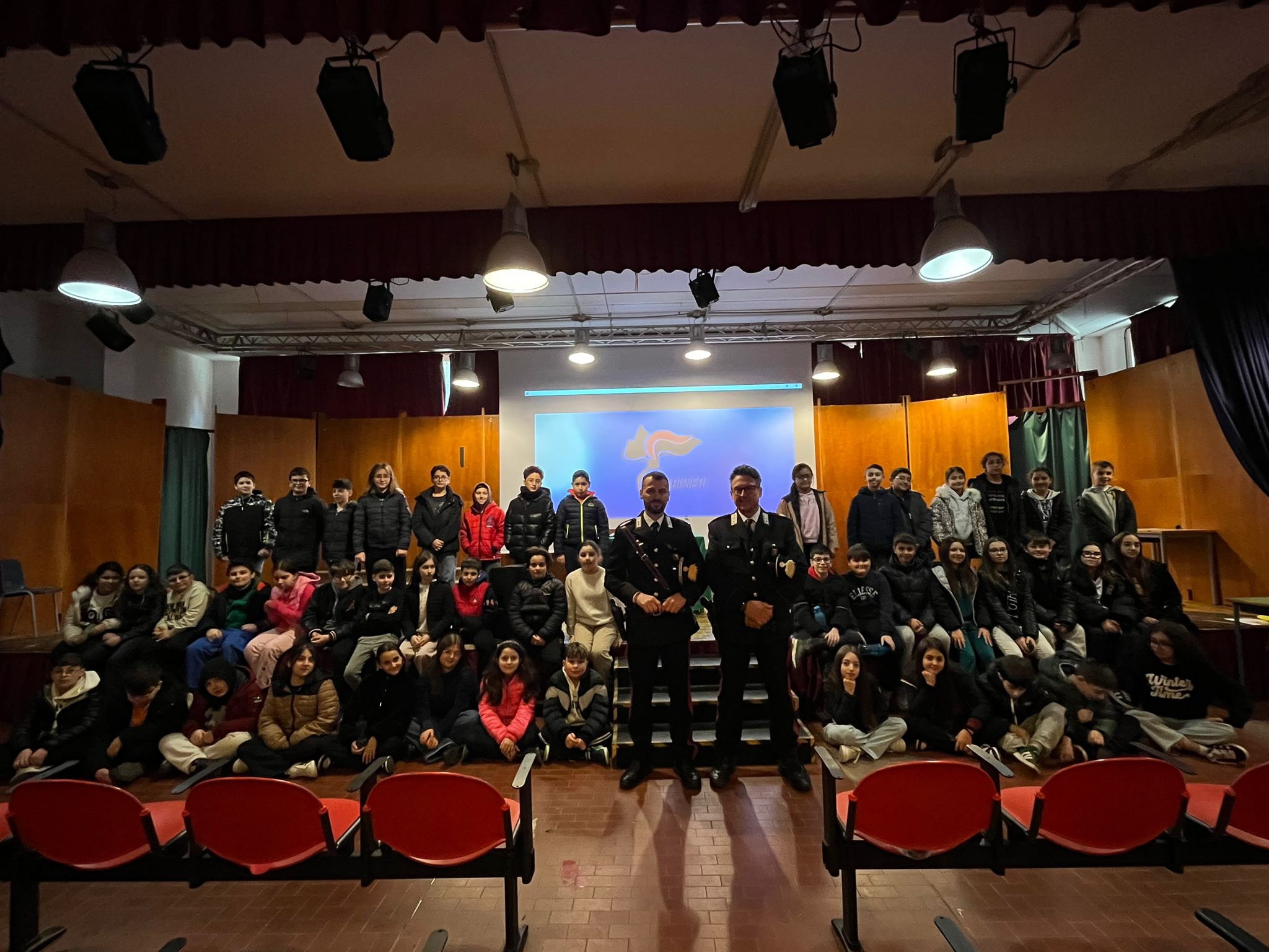 Incontro didattico tenuto dal Maresciallo Ortello Francesco e dal Vicebrigadiere Danilo Bellomare della Stazione di Belmonte Mezzagno.